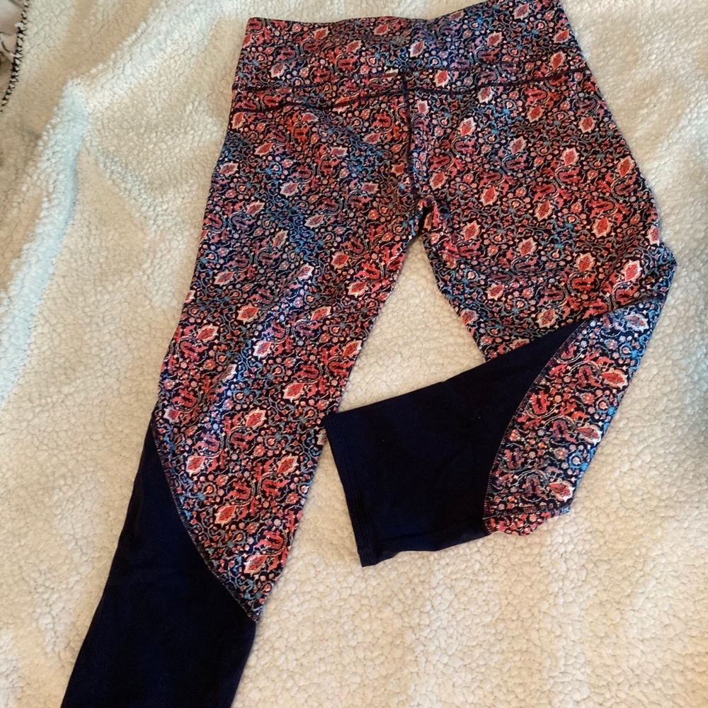 Athleta High Rise Cropped Pattern Leggings - Picture 3 of 4
